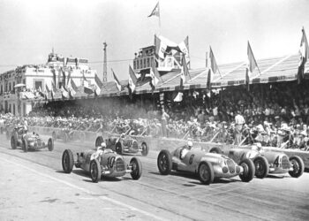 Das Duell Auto Union vs. Mercedes-Benz und die Erfolgsstory der Silberpfeile 1934-1939